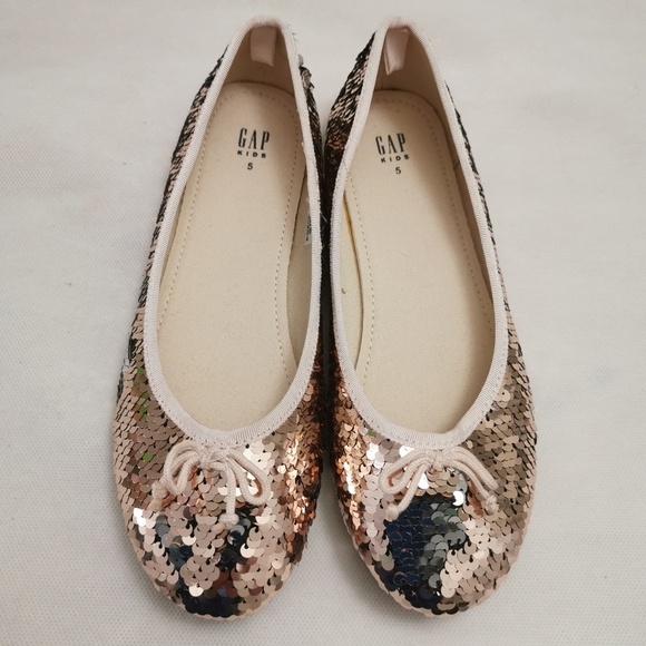 Gap  Flip Sequin Ballet Flats - Picture 2 of 9